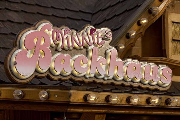 Shop sign, bakery Minnies Backhaus, snack bar, market stall, folk festival Kalter Markt, Kaale