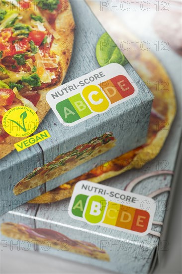 NUTRI-SCORE label, nutritional labelling system, packaging from MIA PINSA made from sourdough,