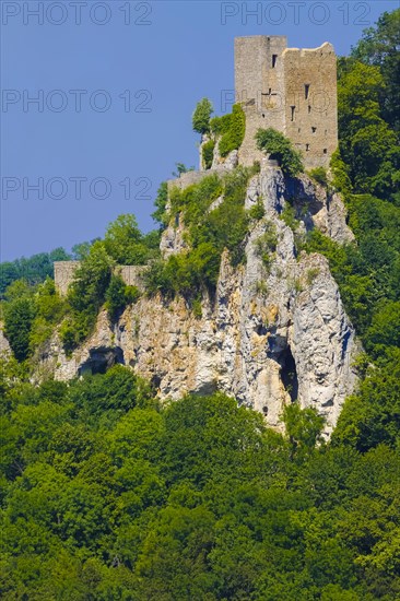 Ruin Reussenstein, ruin of a rock castle above Neidlingen, rock above the Neidlingen valley,
