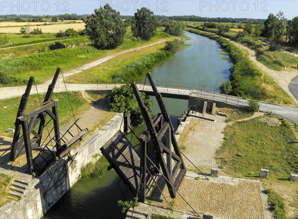 Drawbridge of the Montcalde Scheuse, Van Gogh Bridge, near Arles, Bouches-du-Rhone, Provence,