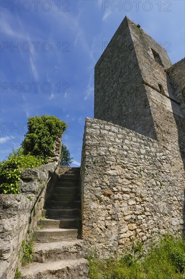 Ruin Reussenstein, ruin of a rock castle above Neidlingen, rock above the Neidlingen valley,