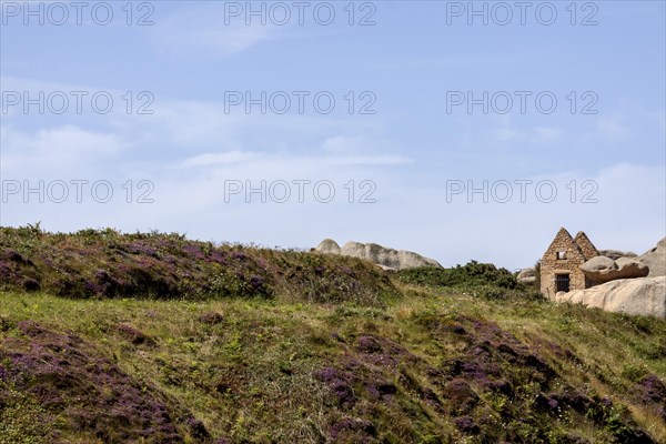 Ruin of an old (gunpowder) powder magazine, customs officers' path, customs officers' path near