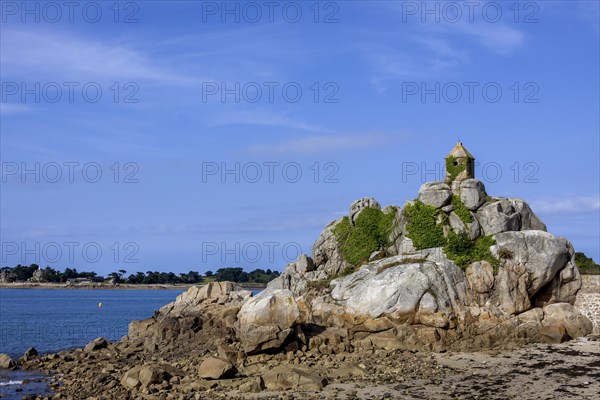 Rocher de la Sentinelle, guardhouse on the rock, Port Blanc, Penvenan, Cotes-d'Armor, Brittany,