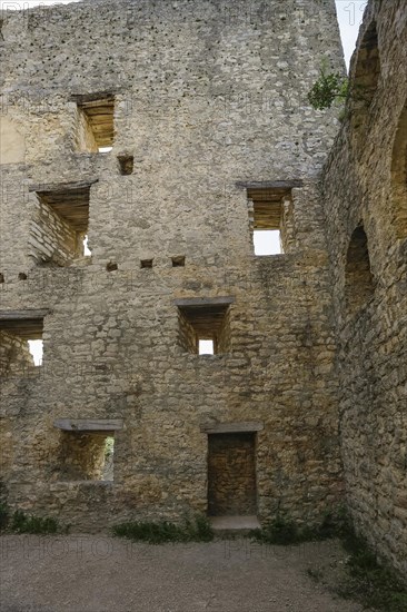 Ruin Reussenstein, ruin of a rock castle above Neidlingen, rock above the Neidlingen valley,