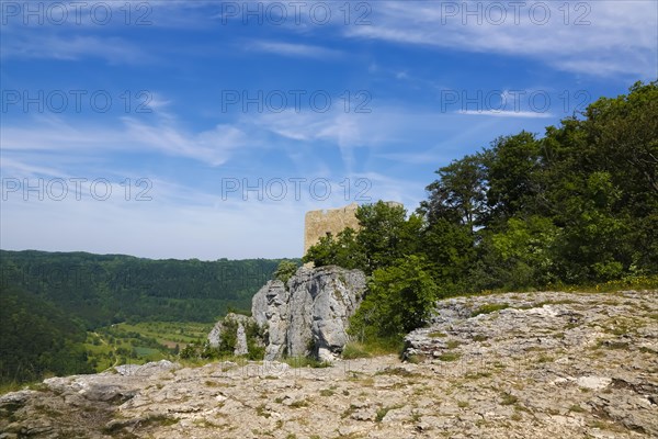 Ruin Reussenstein, ruin of a rock castle above Neidlingen, rock above the Neidlingen valley,