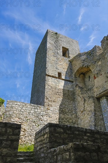 Ruin Reussenstein, ruin of a rock castle above Neidlingen, rock above the Neidlingen valley,