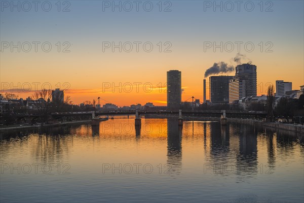Sunset reflected in the Main near Frankfurt, Eiserner Steg, Frankfurt am Main, Hesse, Germany,