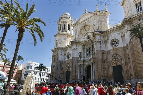 Crowd in front of the Cathedral of Cadiz, Cathedral of the Holy Cross over the sea, Semana Santa,