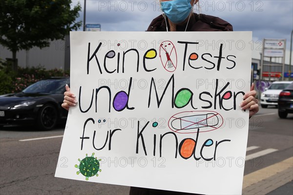 Rally against the corona measures: Demonstrators express their criticism of the corona policy with