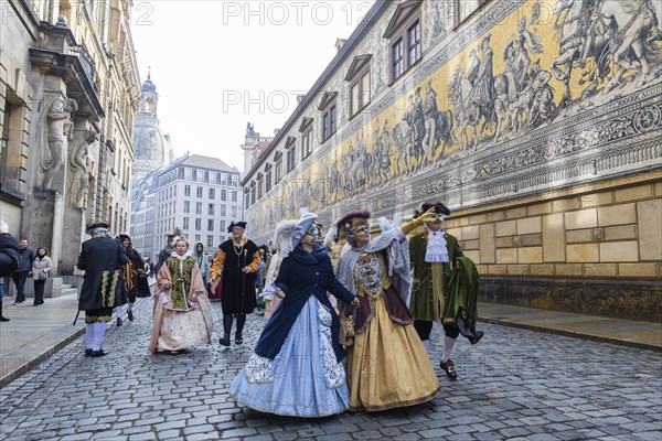 LUST & PASSION & JOY OF LIFE, for the joy of the masquerade, the Elbvenezian Carnival took place in