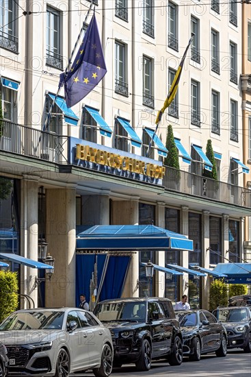 Hotel Bayerischer Hof, entrance with gold lettering and canopy, luxury hotel, venue of the Munich
