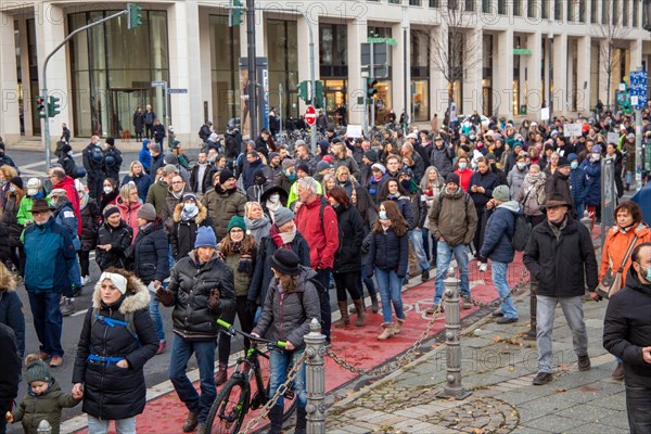 Frankfurt: Demonstration against vaccination pressure and the threat of compulsory vaccination. The