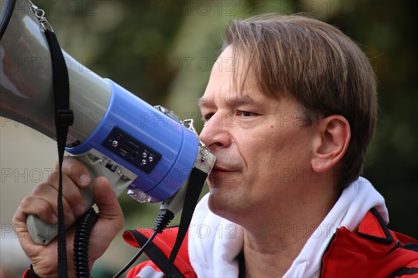 Corona protests in Mannheim: Several hundred opponents of the current corona measures gather at a