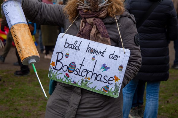 Frankfurt: Large demonstration against the corona measures. The organiser estimates the number of