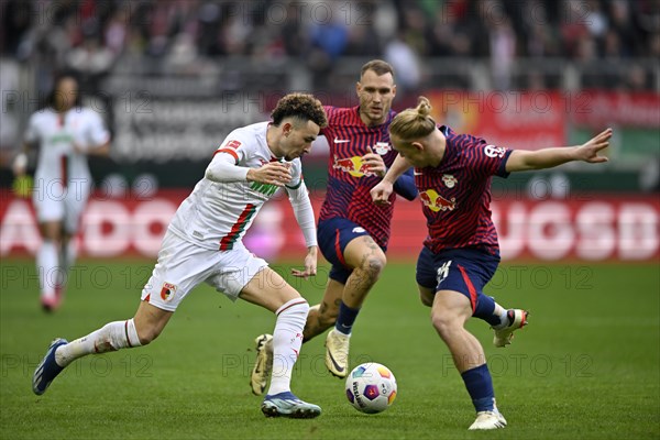 Ruben Vargas FC Augsburg FCA (16) v David Raum RasenBallsport Leipzig RBL (22) Xaver Schlager
