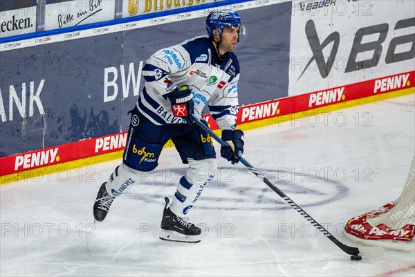 Brandon Gormley (33, Iserlohn Roosters) during the away game at Adler Mannheim on match day 41 of