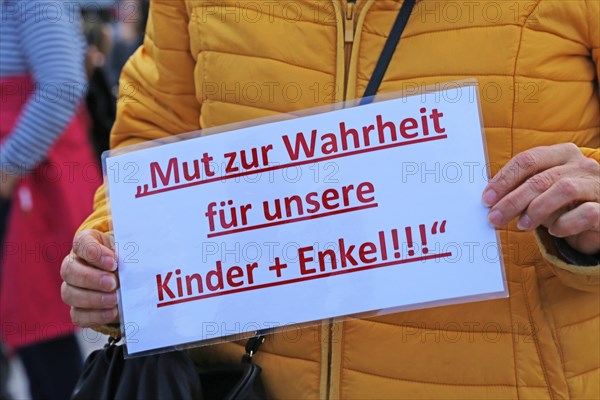 Karlsruhe: Corona protests against the measures taken by the federal government. The protests were