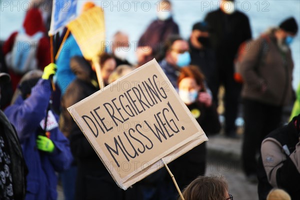 Mainz: A demonstration against the coronavirus measures took place under the slogan One year of