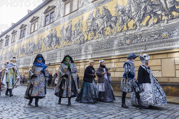 LUST & PASSION & JOY OF LIFE, for the joy of the masquerade, the Elbvenezian Carnival took place in