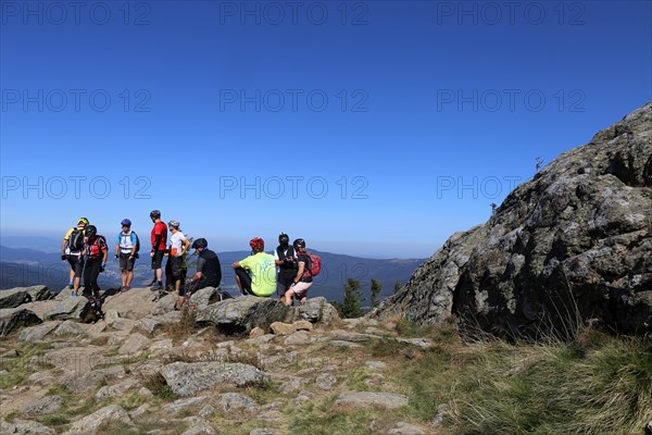 Mountain bike tour through the Bavarian Forest with the DAV Summit Club: On the summit of the