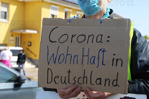 Rally against the corona measures: Demonstrators express their criticism of the corona policy with