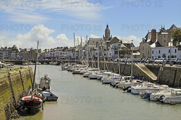 Harbour basin with boats and quay wall, Le Croisic, Loire-Atlantique, Pays de la Loire, France,