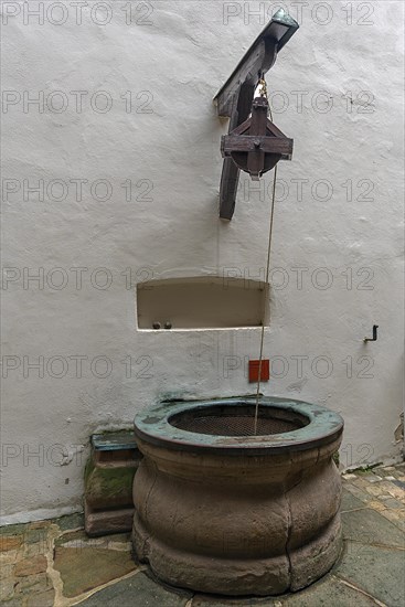 Historic draw well in the courtyard of the Fembohaus, Nuremberg, Middle Franconia, Bavaria,