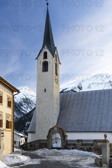 Church, with cemetery wall, Guarda, Engadin, Grisons, Switzerland, Europe
