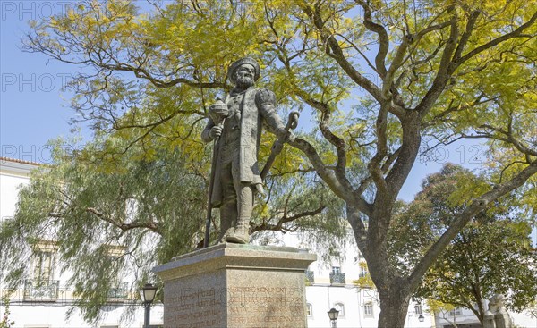 Statue sculpture of Vasco da Gama discoverer of Natal, South Africa in 1497, Jardim Publico, Evora,