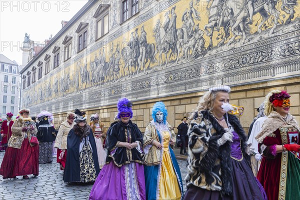 LUST & PASSION & JOY OF LIFE, for the joy of the masquerade, the Elbvenezian Carnival took place in