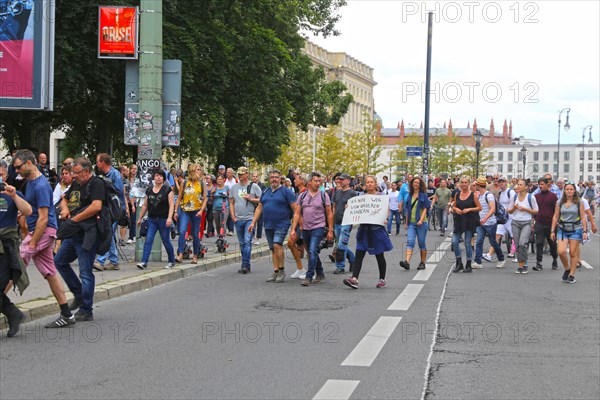 Berlin: The planned lateral thinkers' demonstration for peace and freedom against the corona