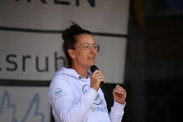 Karlsruhe: Tina Romdhani speaks about the situation of children, especially in schools, as part of