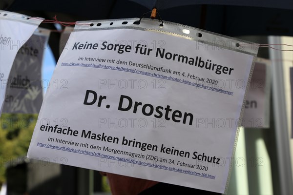 Karlsruhe: Corona protests against the measures taken by the federal government. The protests were