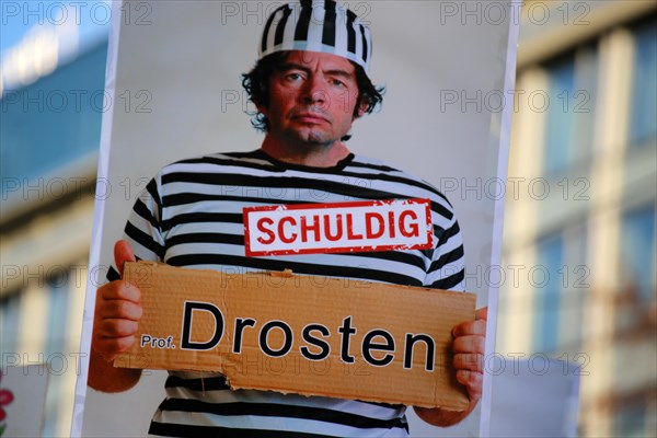 Large demonstration in Leipzig against the federal government's corona policy