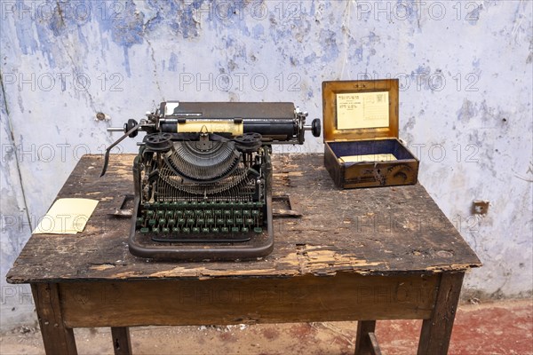 An old typewriter repurposed as a piece of art, on display in Mattancherry's Jew Town, Cochin,
