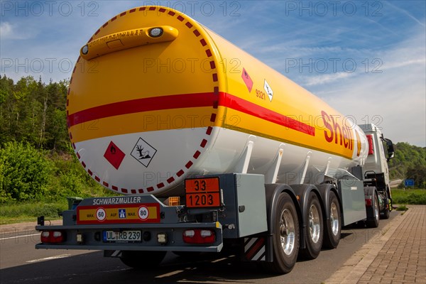 Shell truck on the motorway