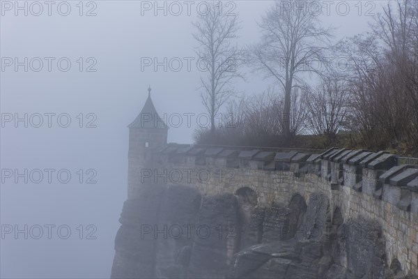 Winter atmosphere at the mountain fortress, Koenigstein, Saxony, Germany, Europe