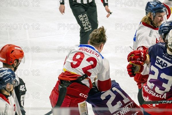 Fistfight between Kris Bennett (Mannheim) and Jakub Borzecki (Duesseldorf) during the game between