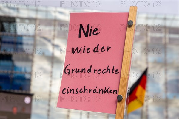 Karlsruhe, 10 December 2023: Large demonstration in favour of reappraisal of the coronavirus
