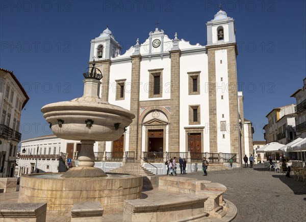 Church of Santo Antao dating from 1557, Giraldo Square, Praca do Giraldo, Evora, Alto Alentejo,