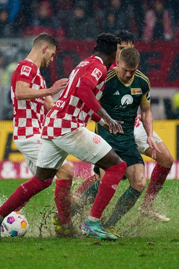 Football Bundesliga catch-up match Mainz 05-Union Berlin at the MEWA-Arena in Mainz. Mainz's (l-r)