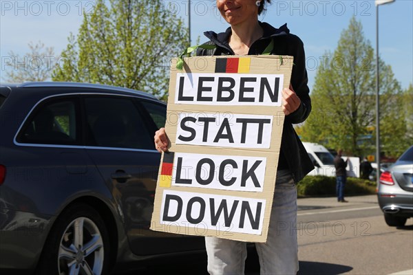 Rally against the corona measures: Demonstrators express their criticism of the corona policy with