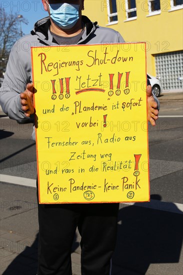 Rally against the corona measures: Demonstrators express their criticism of the corona policy with