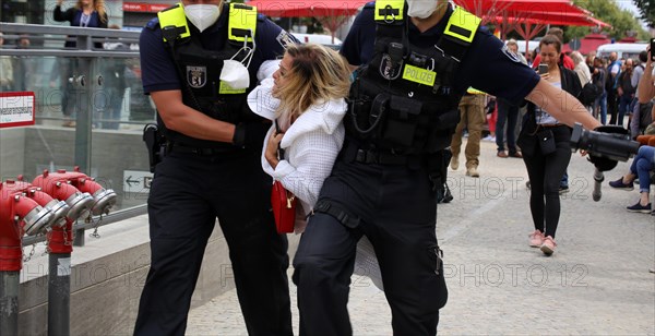 Berlin: The planned lateral thinker demo for peace and freedom against the corona measures of the