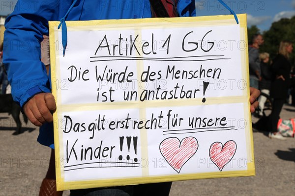Karlsruhe: Corona protests against the measures taken by the federal government. The protests were