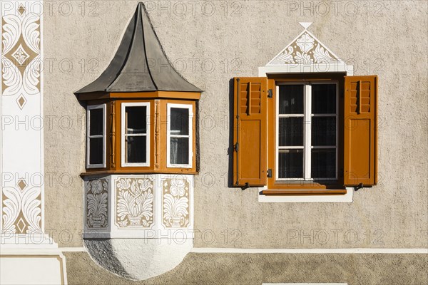 Bay windows, windows, sgraffito, facade decorations, historic houses, Guarda, Engadin, Grisons,