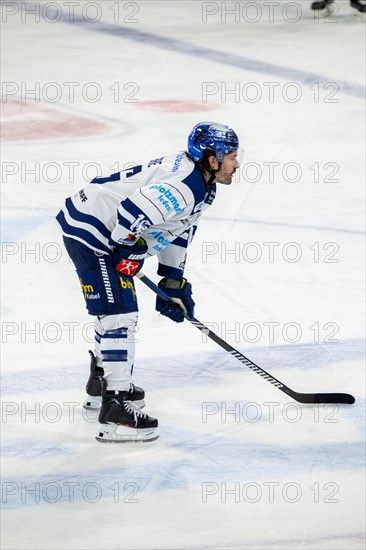 Hubert Labrie (16, Iserlohn Roosters) during the away game at Adler Mannheim on match day 41 of the