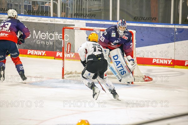 Game scene Adler Mannheim against Fischtown Pinguins Bremerhaven (PENNY DEL, German Ice Hockey
