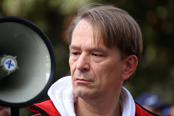 Corona protests in Mannheim: Several hundred opponents of the current corona measures gather at a