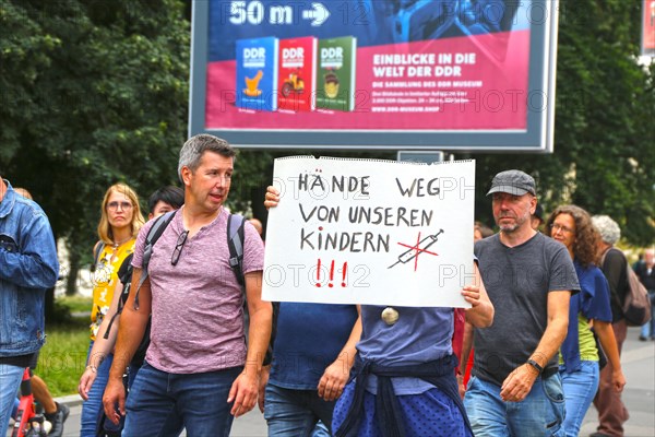 Berlin: The planned lateral thinkers' demonstration for peace and freedom against the corona